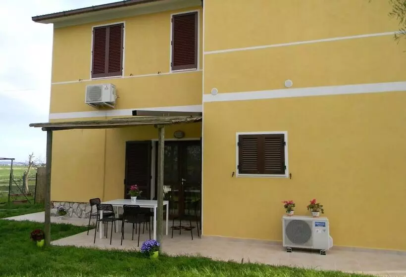 هتل Agriturismo La Fragolaia