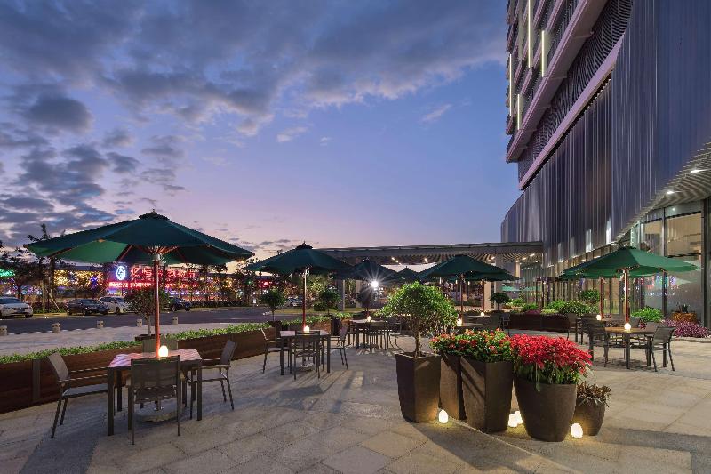 בית מלון כפרי Hilton Garden Inn Sanya