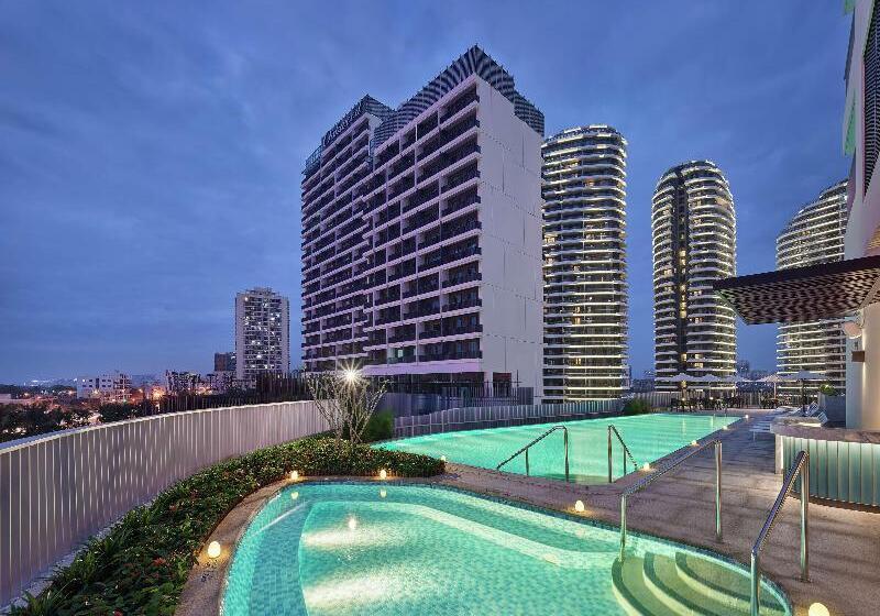 בית מלון כפרי Hilton Garden Inn Sanya