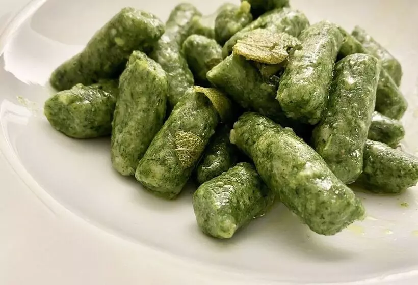 ホテル Albergo Palazzo Lodron Bertelli