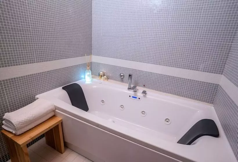 ホテル Albergo Palazzo Lodron Bertelli