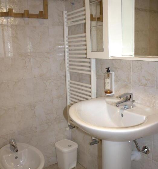 膳宿费 Arthemisia