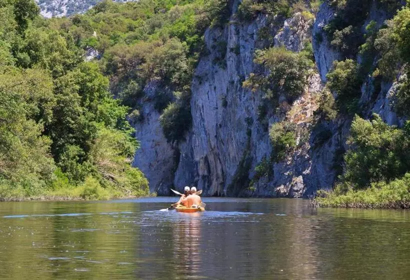 ホテル Agriturismo Canales