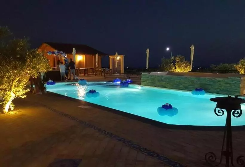 هتل Agriturismo Duca Di San Martino