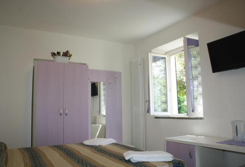 פנסיון I Lecci Di Soviore