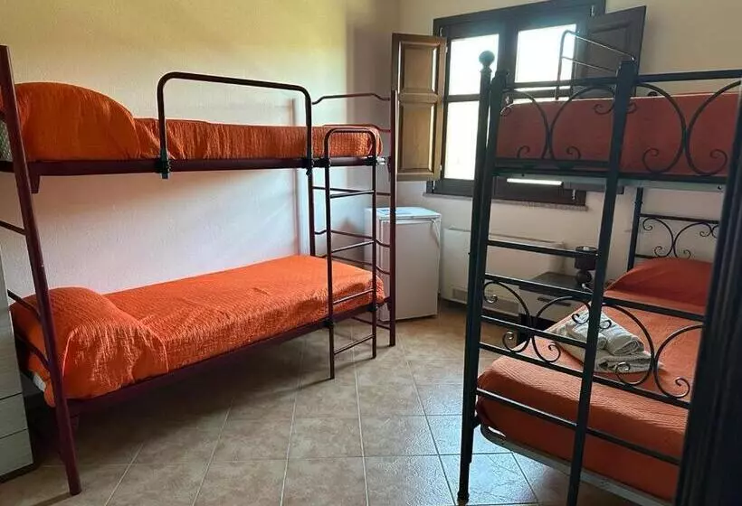 هتل Agriturismo La Fillirea