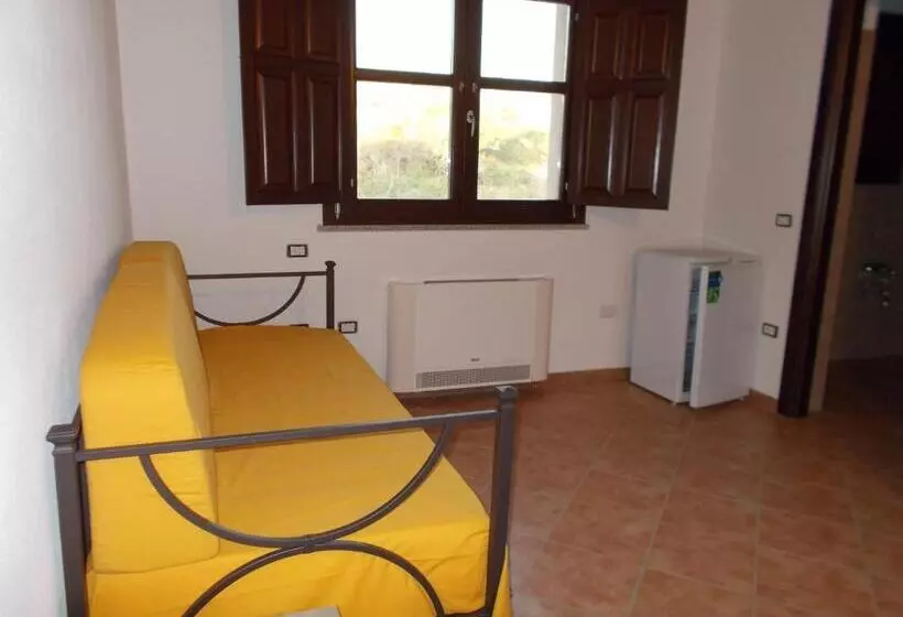 هتل Agriturismo La Fillirea
