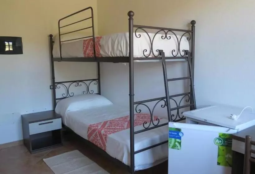 هتل Agriturismo La Fillirea