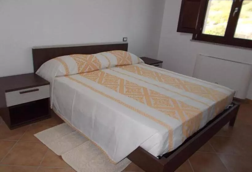 هتل Agriturismo La Fillirea
