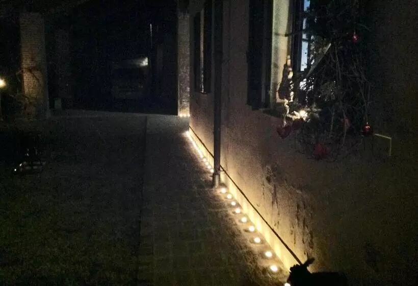 هتل Agriturismo La Morosina