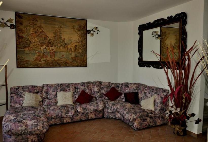 בית מלון כפרי Agriturismo La Sorgente Di Rossi Valentino