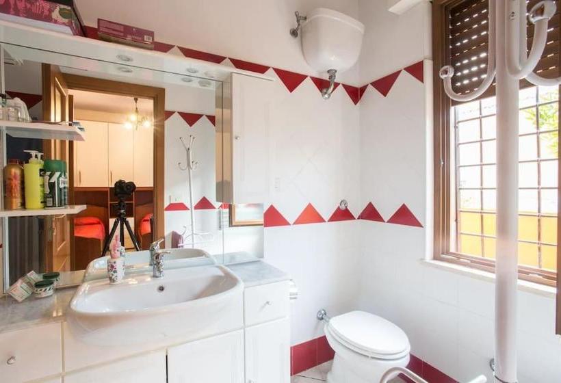 פנסיון Annie's Home