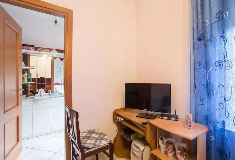 Majatalo Annie's Home