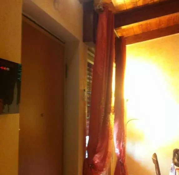 Majatalo Annie's Home