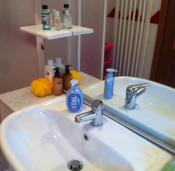 פנסיון Annie's Home