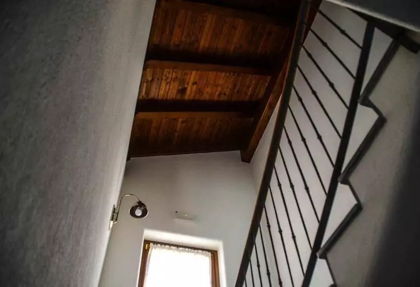 Majatalo Les Vrais Rayons