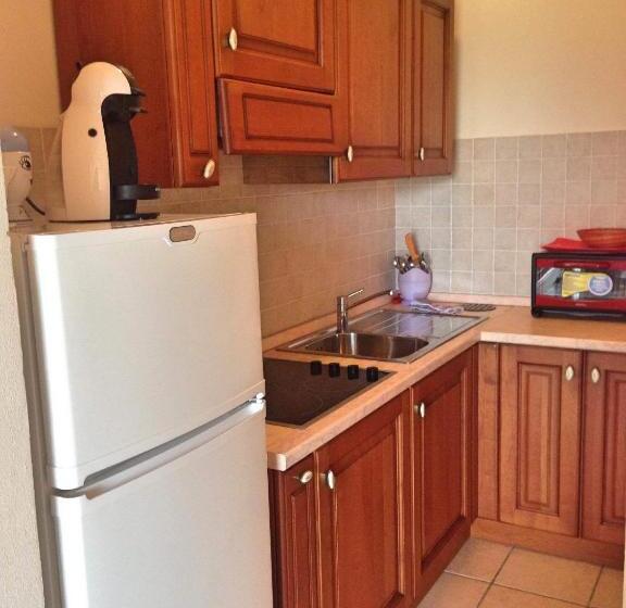 Hotelli Agriturismo Azienda Agricola La Roccaia