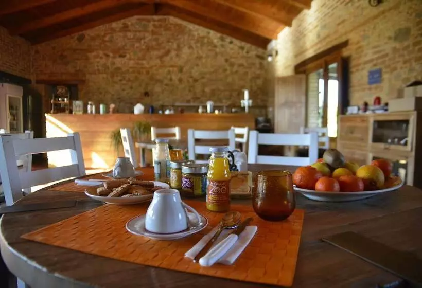 Hotelli Agriturismo Le Terre Di Zoe