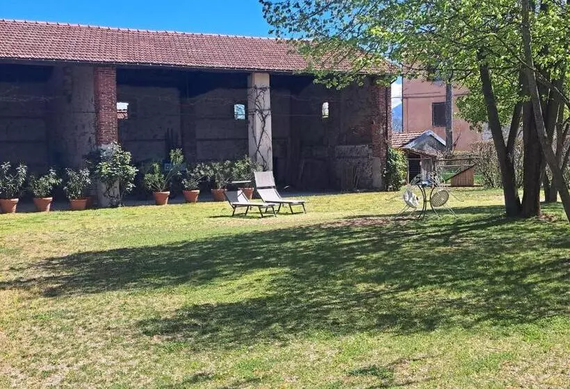 ホテル Cascina La Commenda
