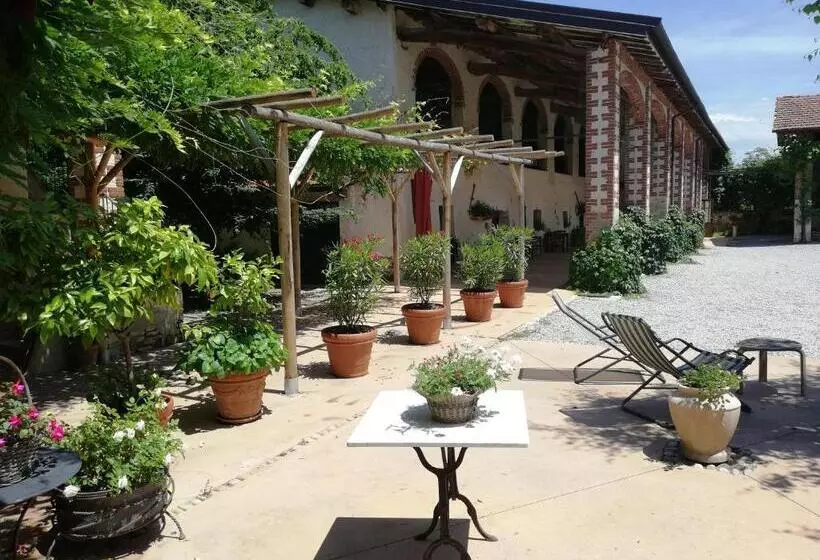ホテル Cascina La Commenda