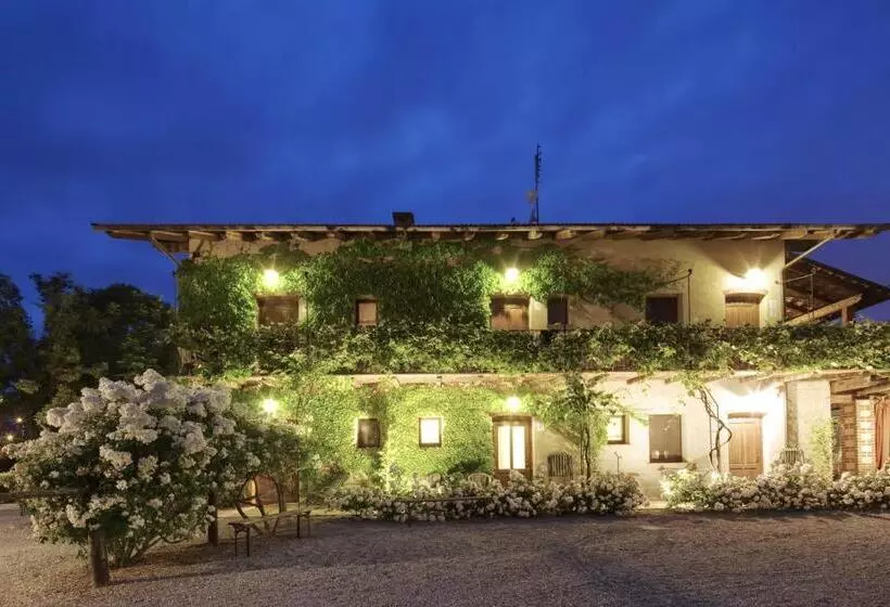 ホテル Cascina La Commenda