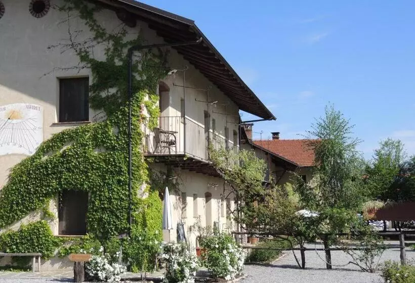 ホテル Cascina La Commenda