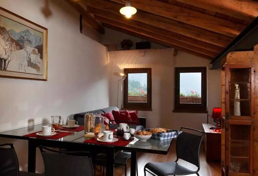 ペンション Dormì & Disnà