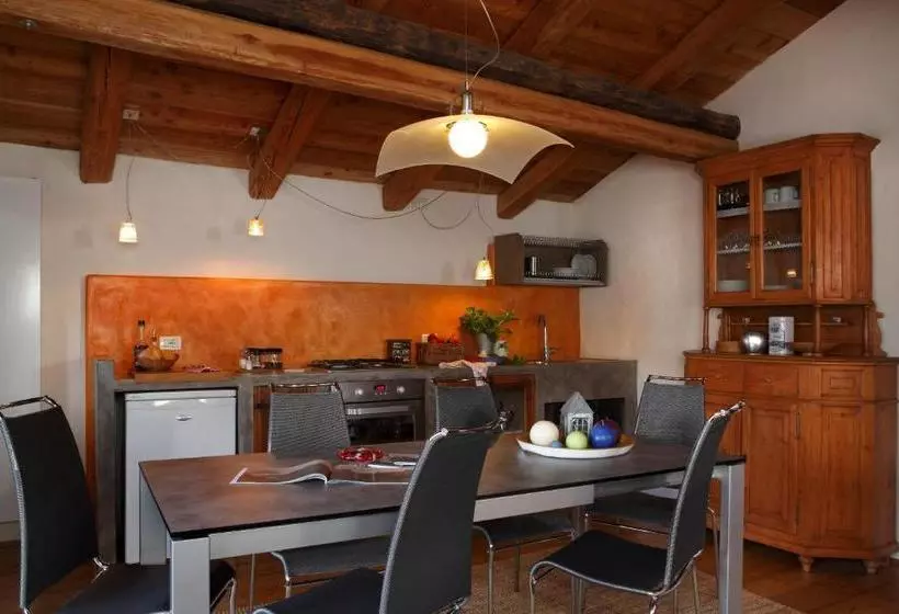 ペンション Dormì & Disnà