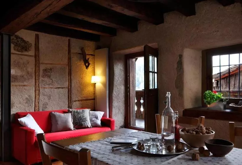 ペンション Dormì & Disnà