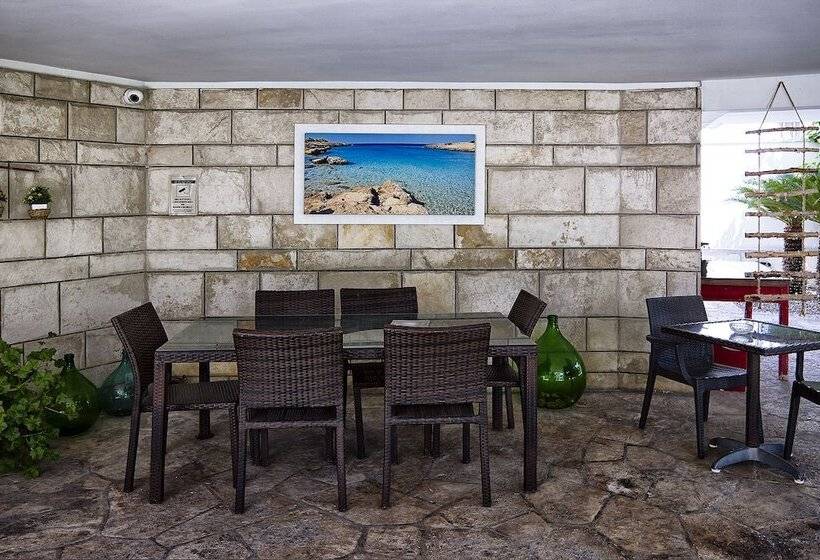 پانسیون Il Giardino Di Flora   Piscina & Jacuzzi