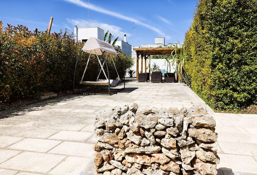 پانسیون Il Giardino Di Flora   Piscina & Jacuzzi