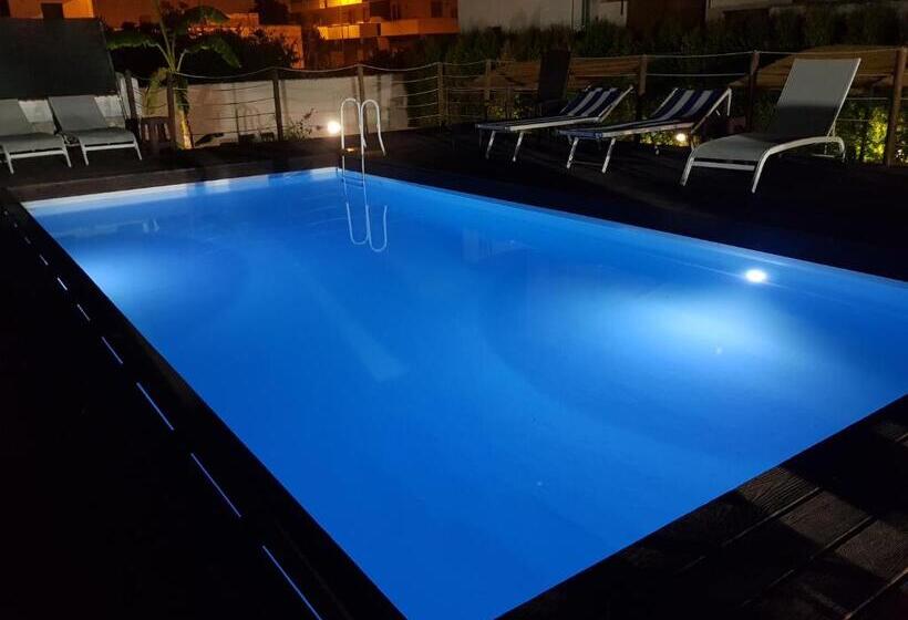 پانسیون Il Giardino Di Flora   Piscina & Jacuzzi