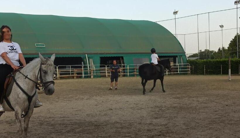 ペンション B&b La Staffa