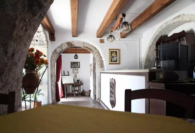 ペンション B&b La Staffa