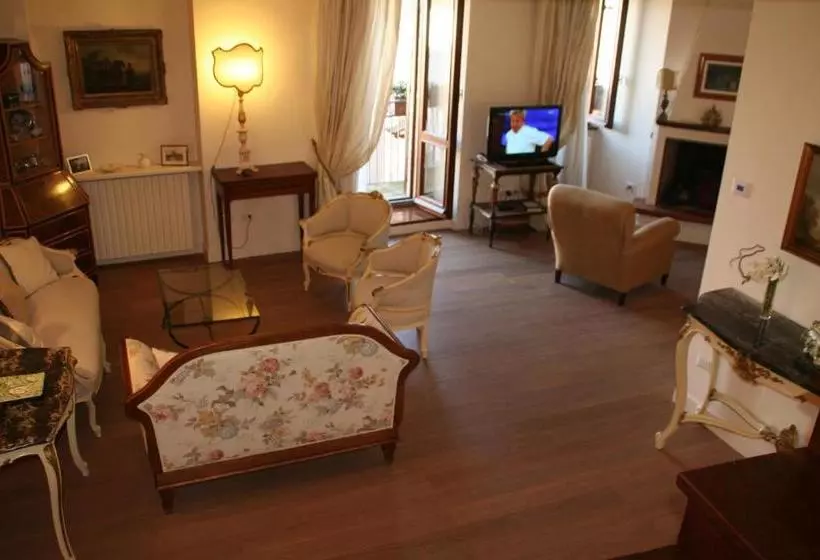 ペンション La Piazzetta Del Borgo