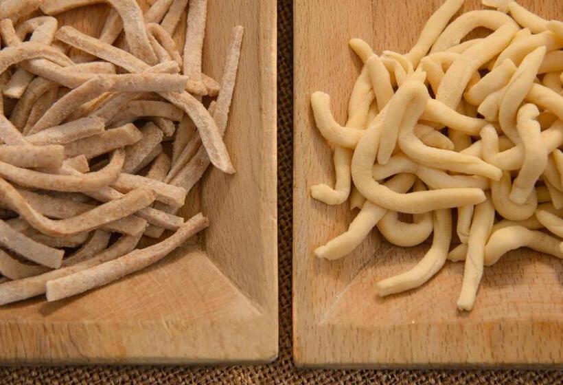 Отель Agriturismo Colle Tocci