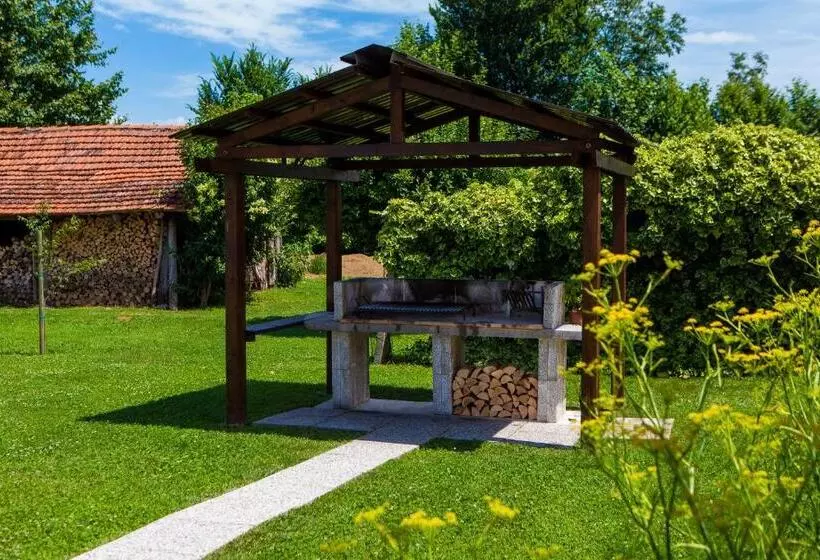 هتل Agriturismo La Chiocciola
