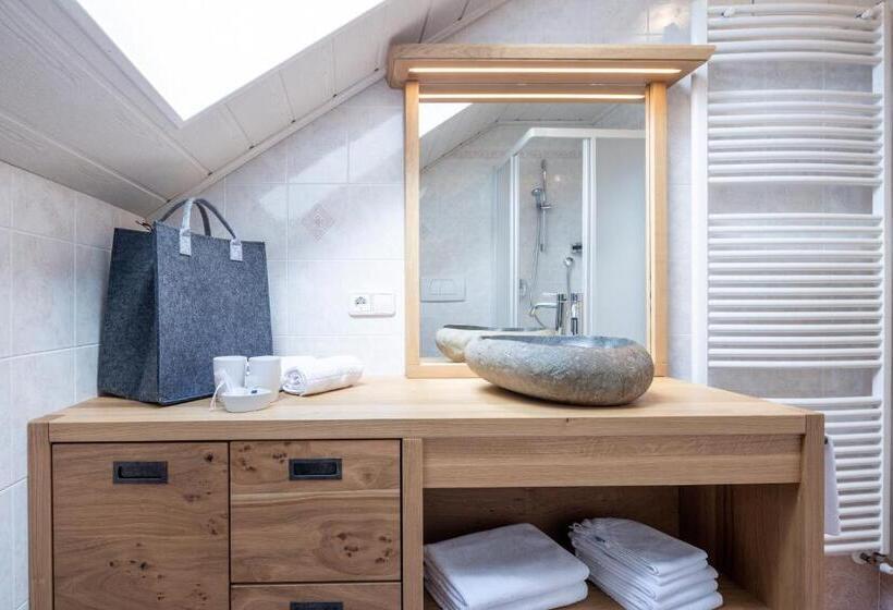 Отель Loefflerhof