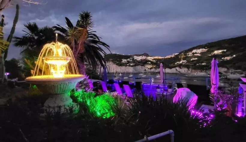 L'incanto Di Cala Feola