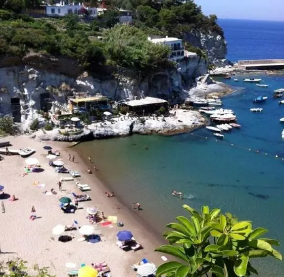 L'incanto Di Cala Feola