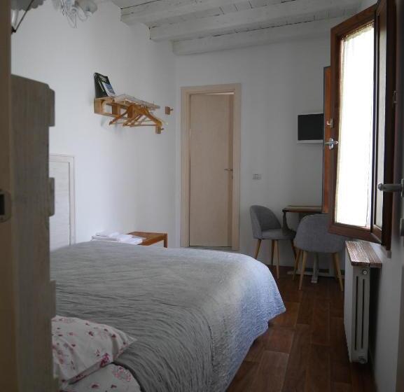 Pensjonat 4 Camere A Trani