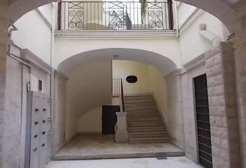 ペンション 4 Camere A Trani