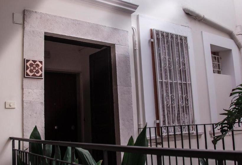 Pensjonat 4 Camere A Trani