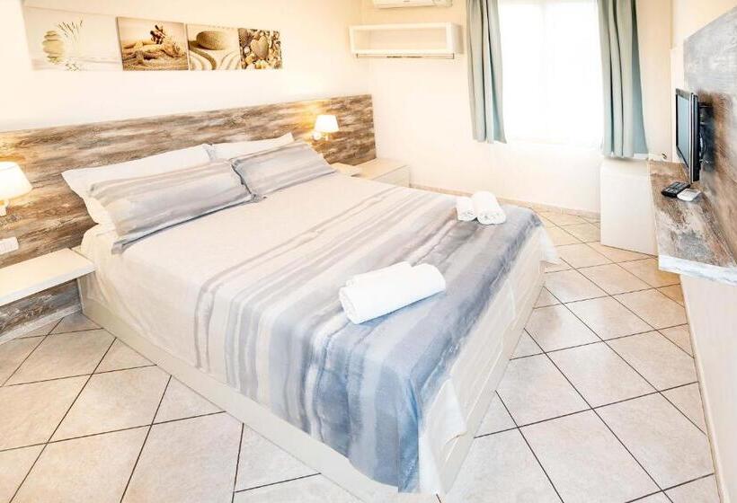 פנסיון Taormina Beach House