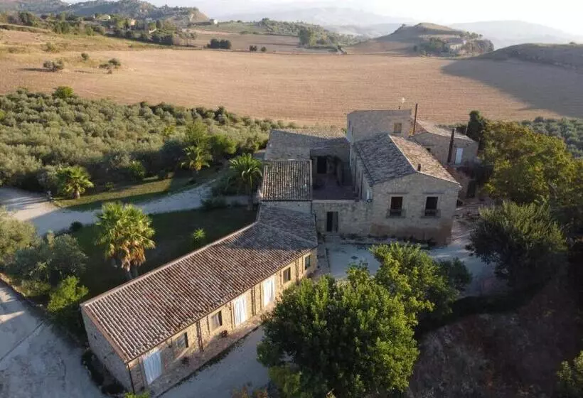 ホテル Agriturismo Baglio Pollicarini