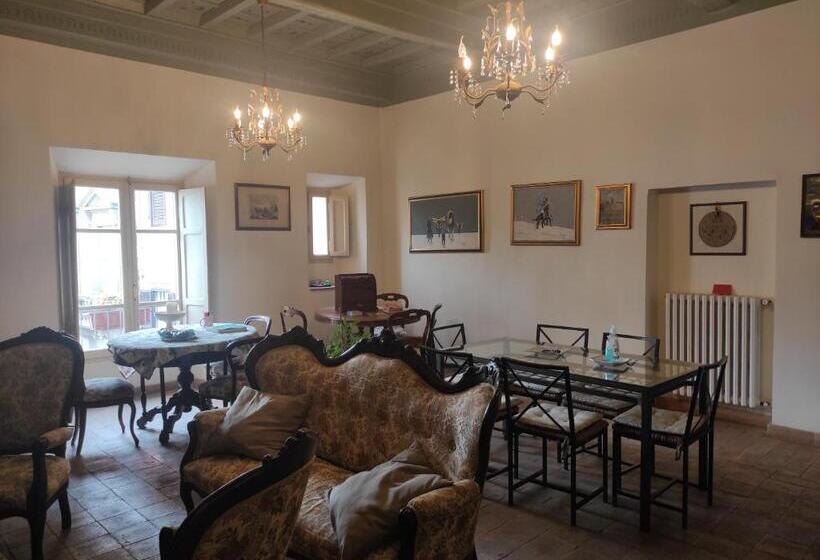 Pension (Hôtel basse catégorie) Clockwise