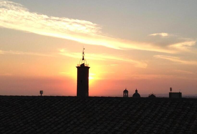 Pension (Hôtel basse catégorie) Clockwise