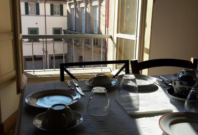 Pension (Hôtel basse catégorie) Clockwise