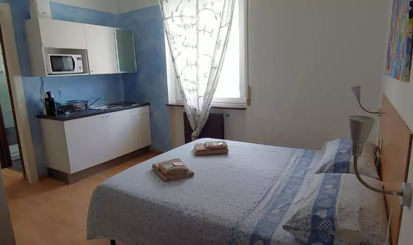 Majatalo Affittacamere Valchiavenna Foresteria In Tranquilla Villa Signorile Con Comodo Parcheggio Privato