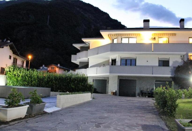 פנסיון Affittacamere Valchiavenna Foresteria In Tranquilla Villa Signorile Con Comodo Parcheggio Privato